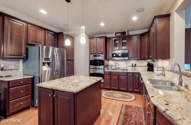 Building Photo - 3 br, 4 bath Townhome - 9 Pate Dr