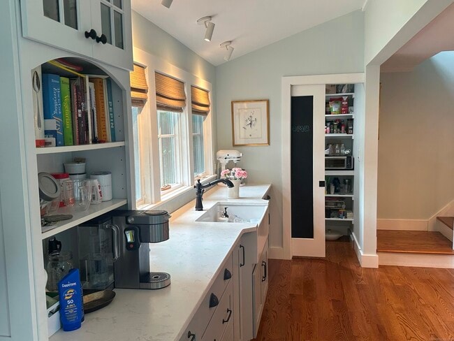 Building Photo - 30 Lawson Dr