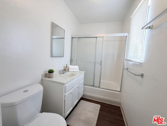 Foto del edificio - 1125 W 36th Pl