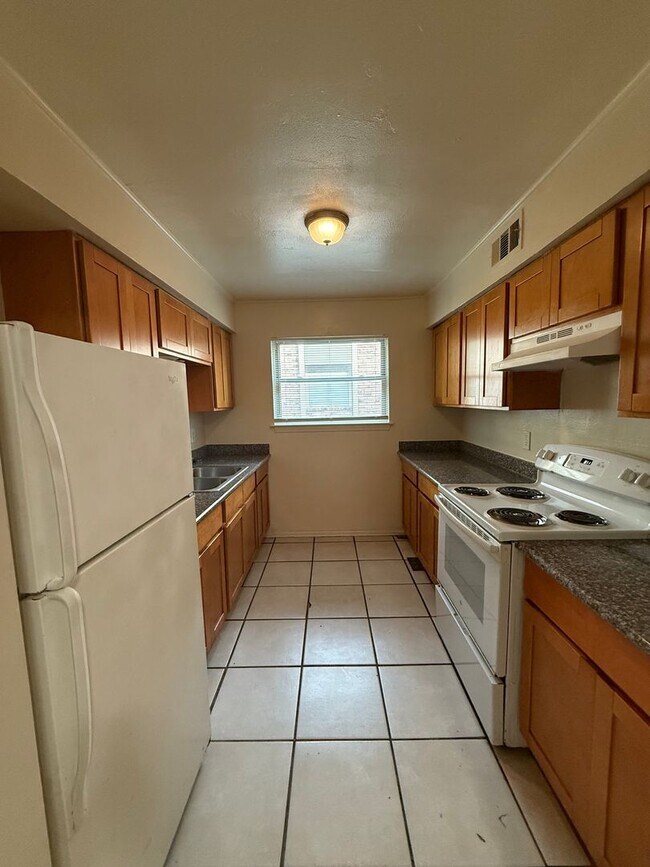 Foto del edificio - 8717 Granite Dr