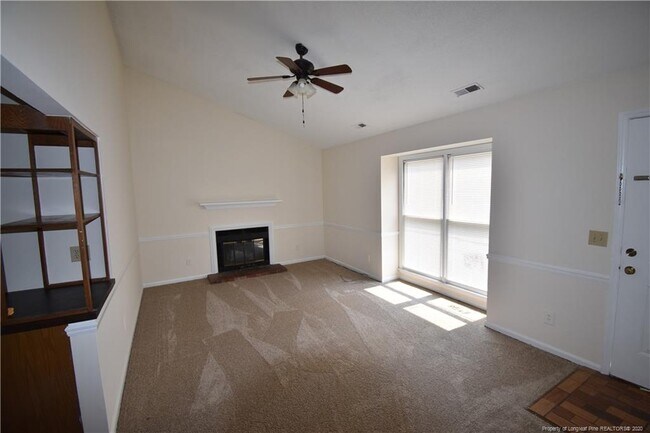 Foto del edificio - 140 Homeplace Ct