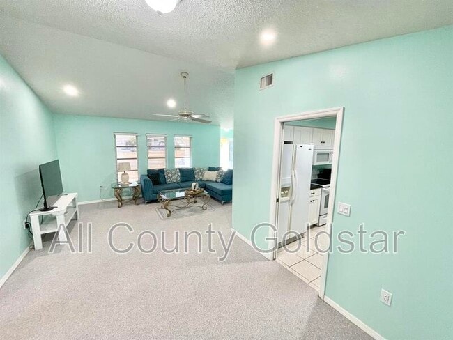 Building Photo - 285 Mark Twain Ln