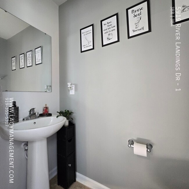 Foto del edificio - 5919 River Landings Dr