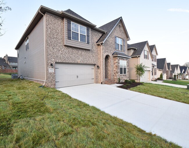 Foto del edificio - Farragut 37922 - 4 bedroom home with 3300+...