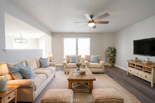 Building Photo - "Charming 3-Bedroom Home with 2.5 Baths and 2,125 Sq Ft in Greenfield, IN!"
