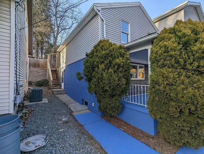 Building Photo - Spacious Home for Rent in Shavertown, PA
