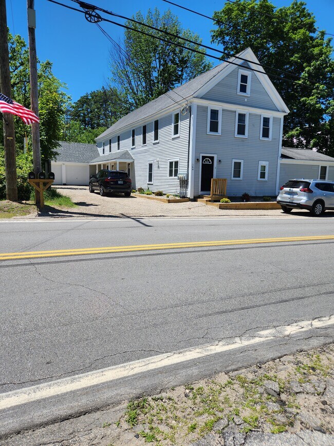 Vista exterior de la calle - 164 Main St