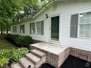 Building Photo - 222 Cedar Ln