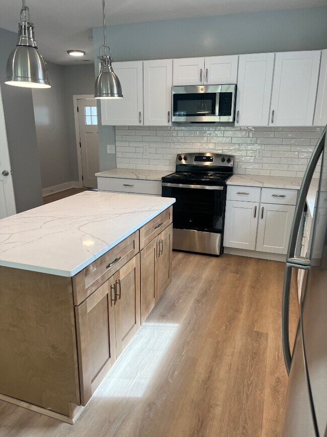 Photo - 1815 Newcastle St Apartment