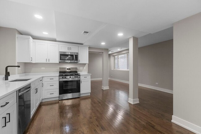 Building Photo - 2618 N Mozart St