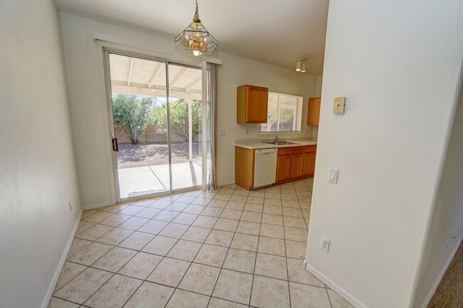 Foto del edificio - Lovely 3 bedroom 2 bath coroner lot in Rit...