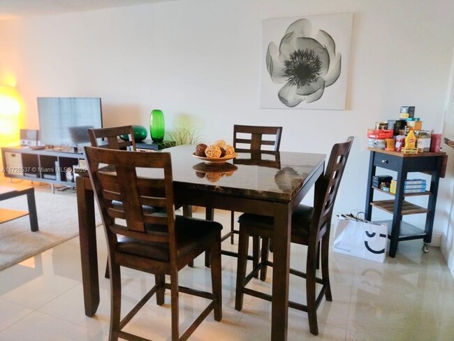 Foto del edificio - 3600 NE 170th St