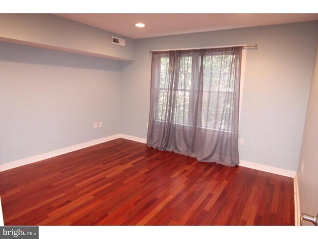 Foto del edificio - 1905 Kimball St