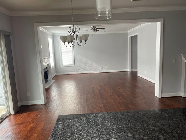 Foto del edificio - 4 Bedroom Single Family Home in Raleigh