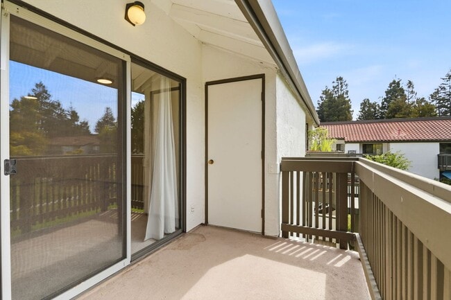 Building Photo - 713 San Conrado Terrace