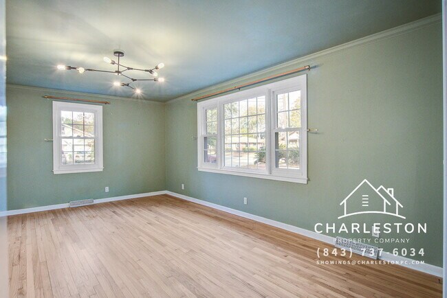 Building Photo - 3 Bedroom home available now!