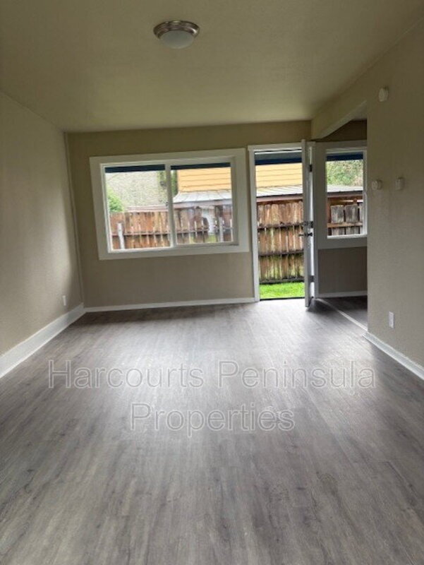 Foto del edificio - 2831 NE Center St