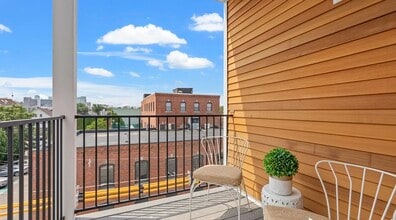 Building Photo - 14 Ward St