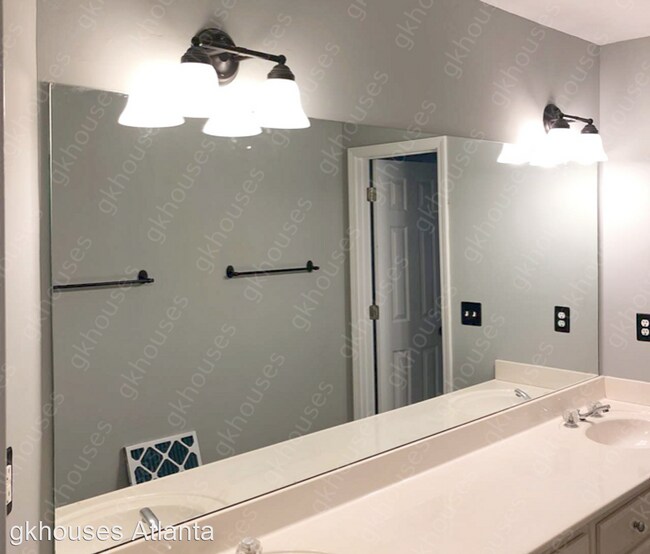 Building Photo - 4 br, 3.5 bath House - 10660 Thatcher Way
