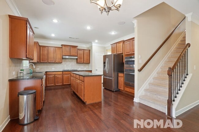 Building Photo - Spacious 5BR House in Cumming