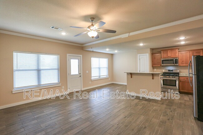 Building Photo - 1521 Purple Finch St