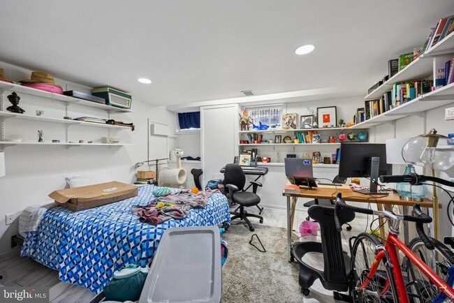 Foto del edificio - 1731 Bainbridge St