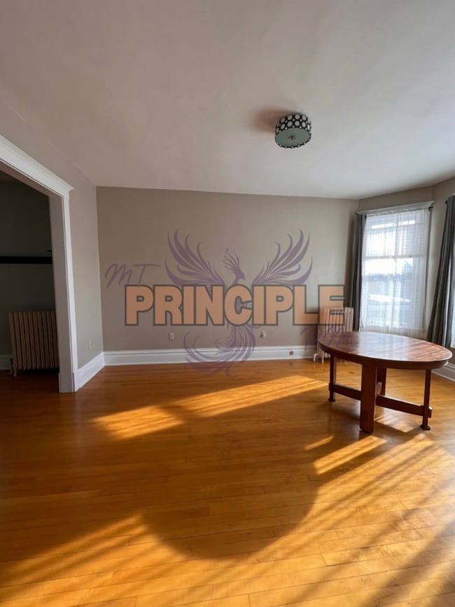 Building Photo - 805-807 W Galena St