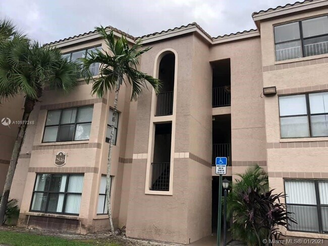 Foto del edificio - 2846 S University Dr