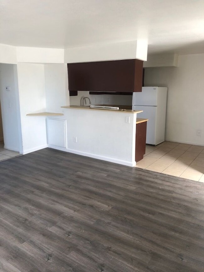 Foto del edificio - 4741 Corsaire Ave