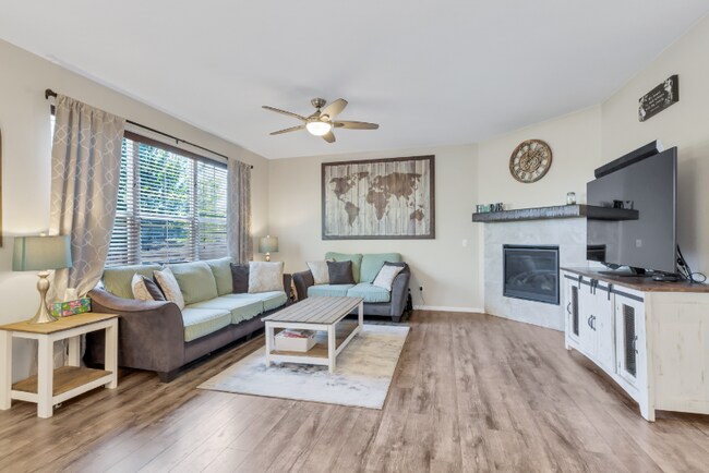 Building Photo - 15966 E Otero Cir