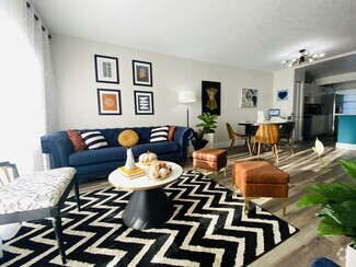 Building Photo - 8450 Lagos de Campo Blvd