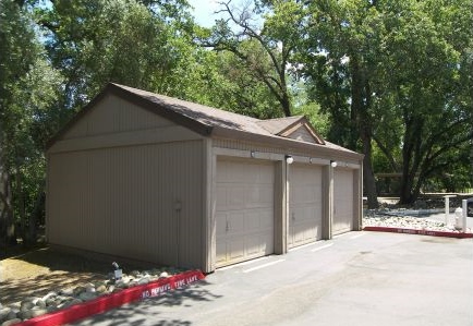 Building Photo - Oak Creek Village