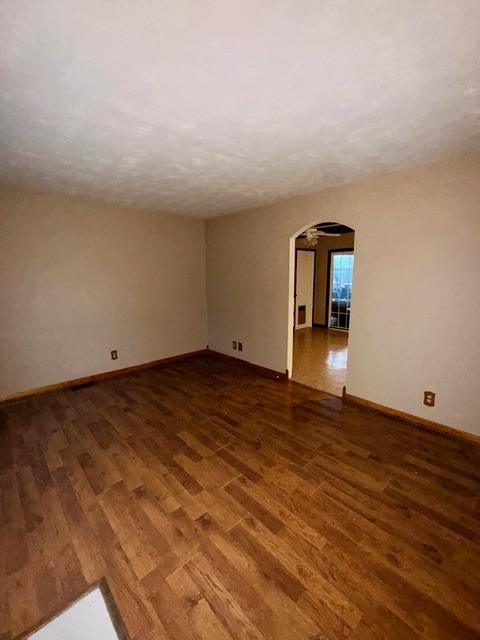 Foto del edificio - 572 Crestwood Dr