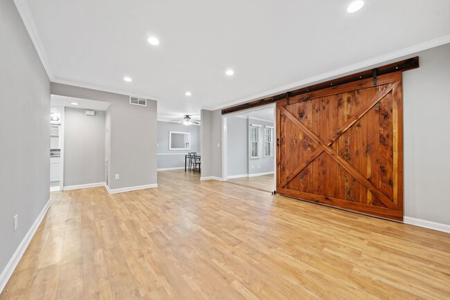 Foto del edificio - 2 Bed Condo Available In Cross Creek Commu...