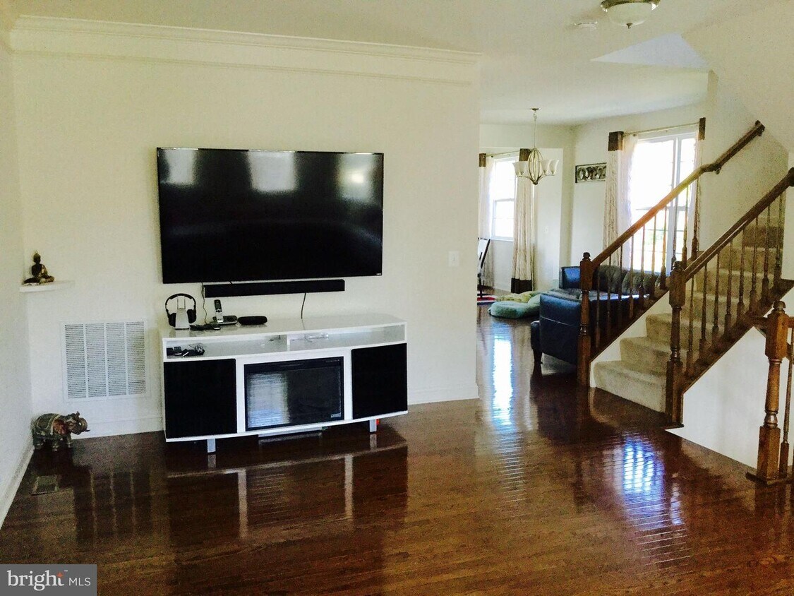 42258 Castle Ridge Square, Ashburn, VA 20148 Townhome Rentals in