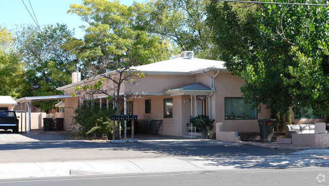 Building Photo - Isleta Apartments