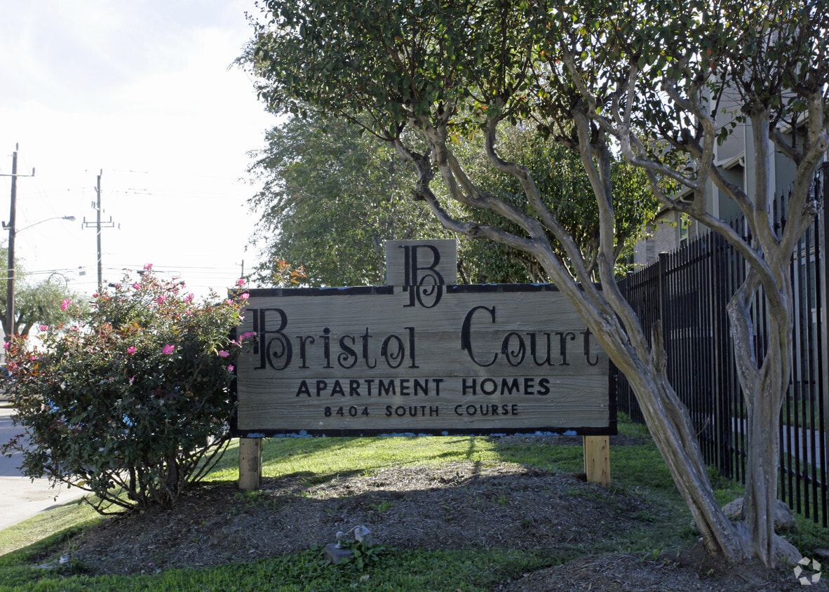 Bristol Court Apartments Apartments in Houston, TX