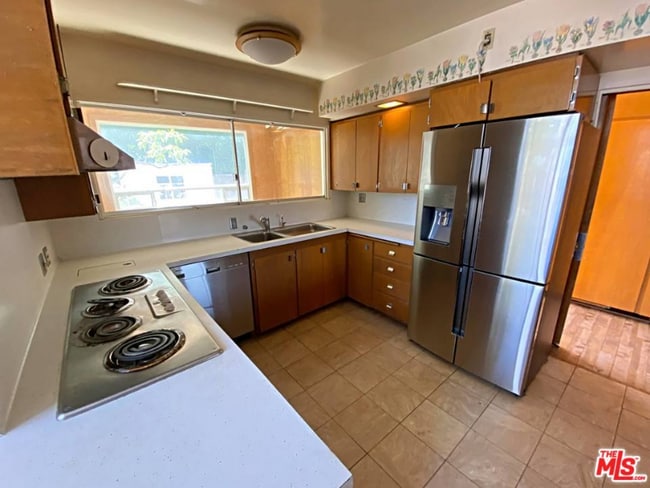 Building Photo - 1729 Silverwood Terrace