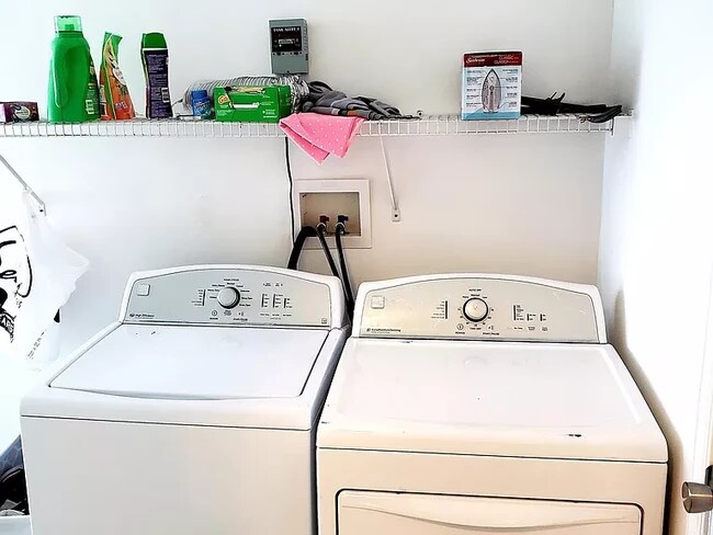 Foto del edificio - 5161 Iroquois St