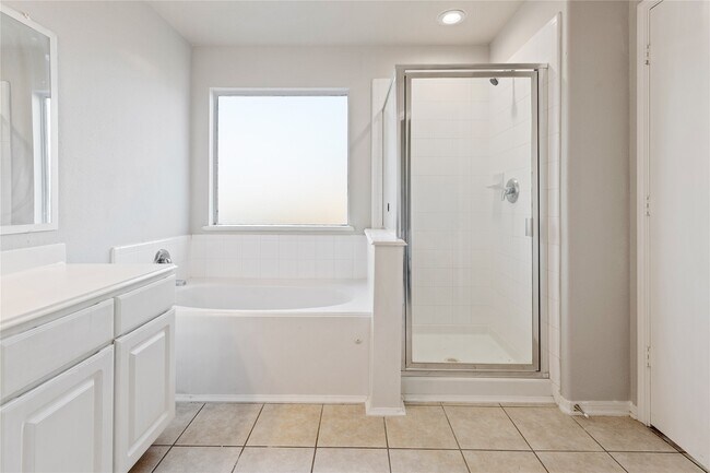 Building Photo - 18410 Alemarble Oak St