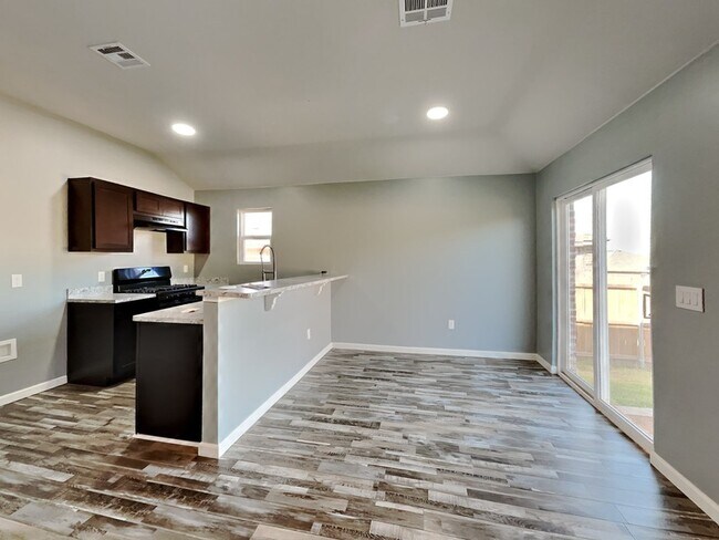 Foto del edificio - 9924 Black Bear Trl