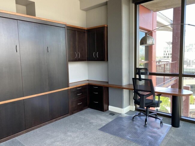 Foto del edificio - 851 W Front St #810