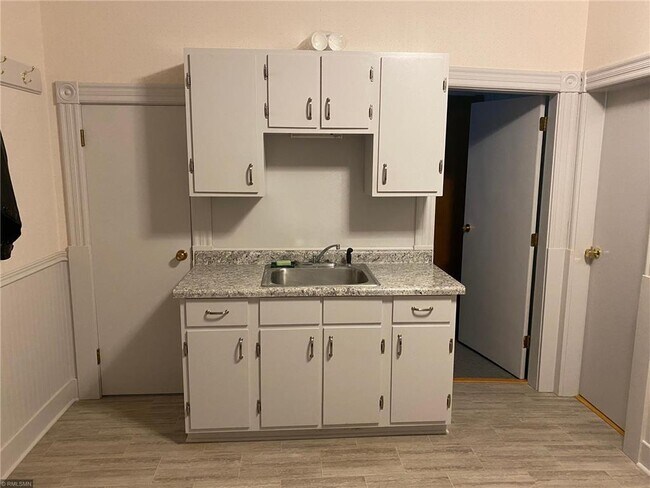 Foto del edificio - 226 3rd Ave NE