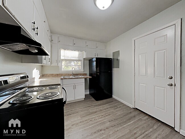 Foto del edificio - 1245 Rose Lynn Ln