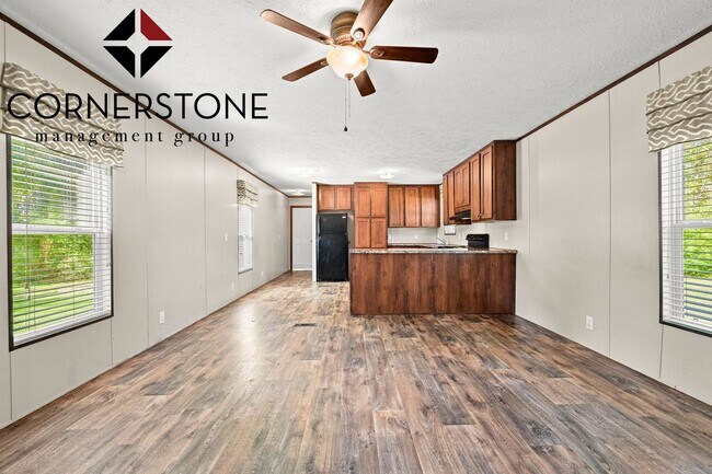 Foto del edificio - Cozy 3-Bed, 2-Bathroom Trailer Home Available for Rent! Located off of Strawberry Lane in Albany!