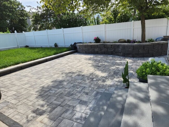 Foto del edificio - 121 Ledge St