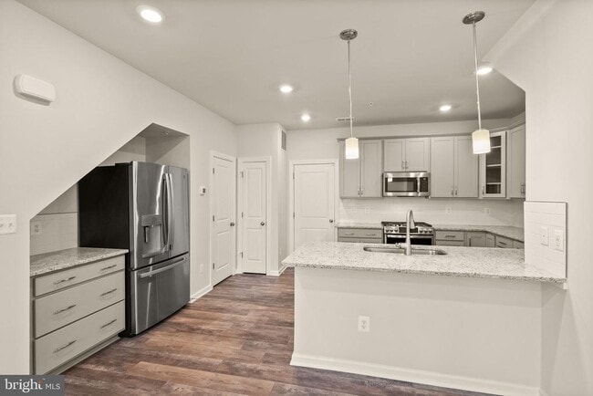 Building Photo - 43361 Radford Divide Ter