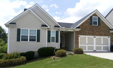 Building Photo - 206 Overlook Pointe