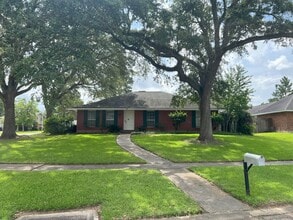 Building Photo - 642 Barrosa Way