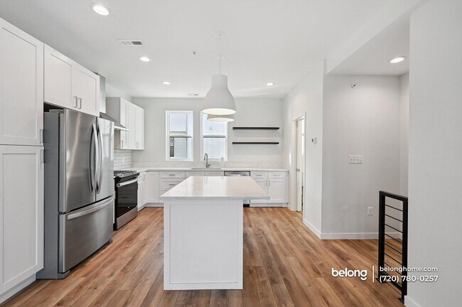 Foto del edificio - 1070 Balsam St